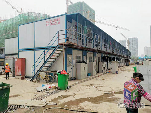 焊接合页焊接在重型门框上面